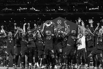 热那亚vs佛罗伦萨：洛伦佐-科隆博、厄斯蒂高首发，德赫亚、多多出战（热那亚战佛罗伦萨：洛伦佐-科隆博、厄斯蒂高先发，德赫亚与多多出场）